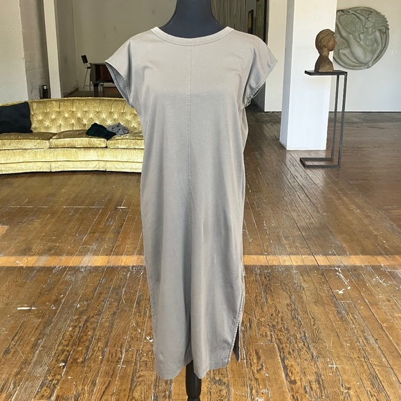 Everlane Dresses & Skirts - Everlane, olive green short sleeve T-shirt dress